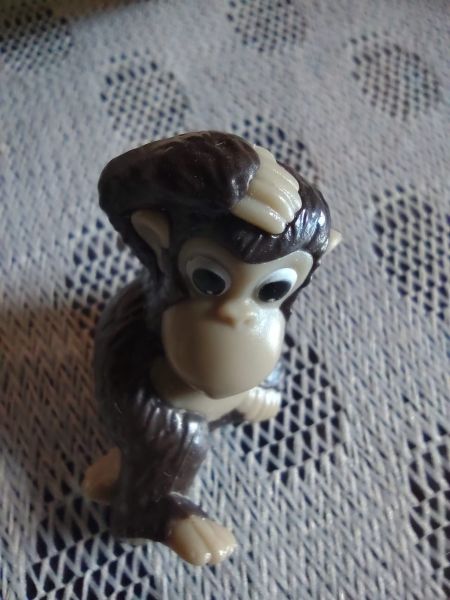 Miniatura macaquinho  kinder